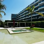 Fantastic Apartment/Beach Front Luxury
