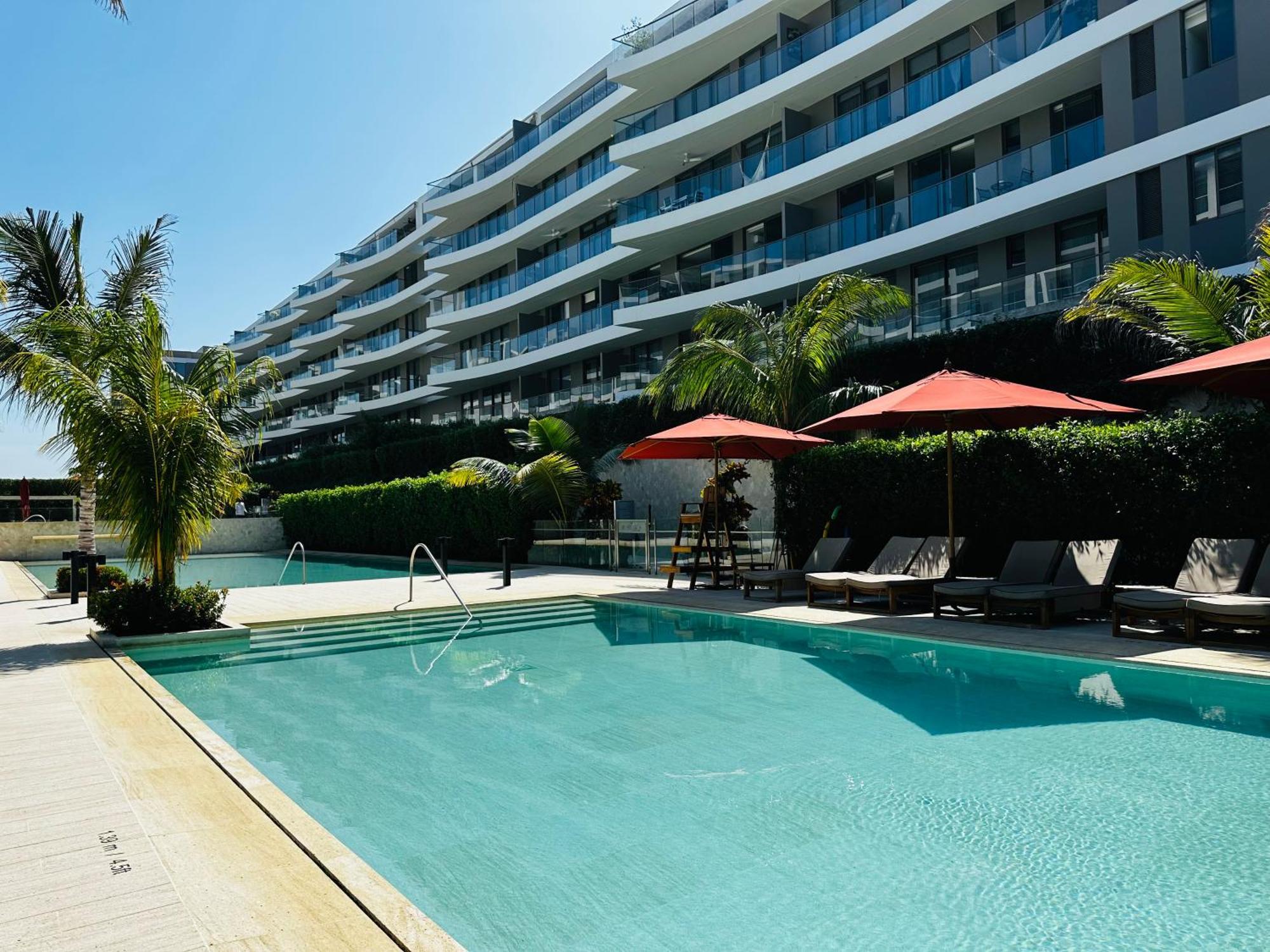 Apartahotel Fantastic Apartment/beach Front Luxury *